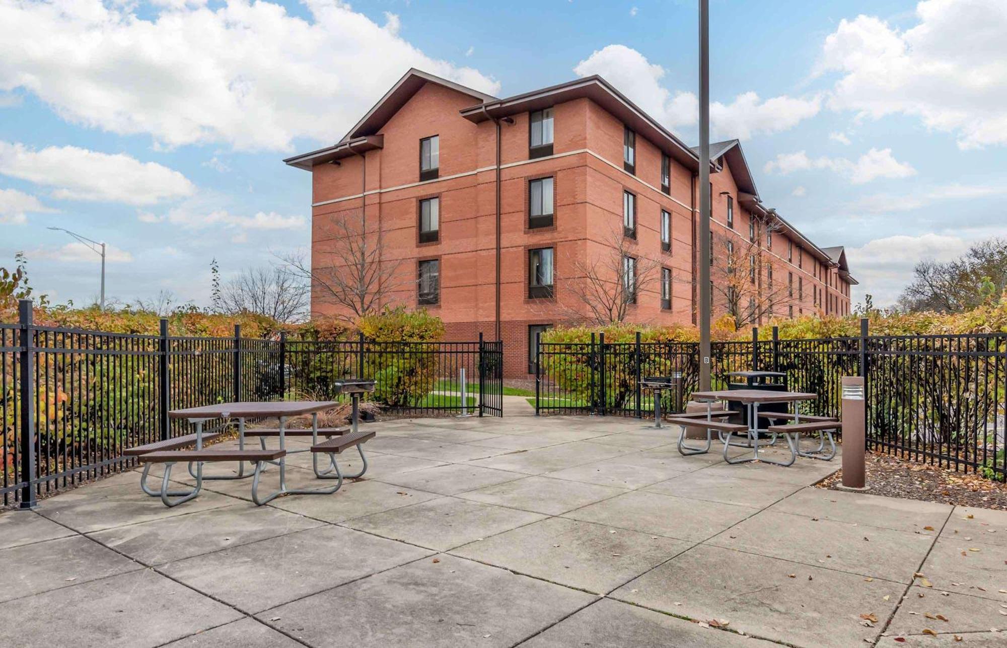 Extended Stay America Suites - Chicago - Lombard - Yorktown Center Екстер'єр фото